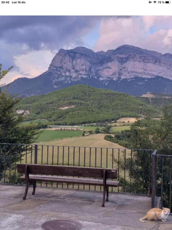 Preciosas Vistas A La Montana, Luminoso Y Acogedor Apartment El Pueyo de Araguas Bagian luar foto