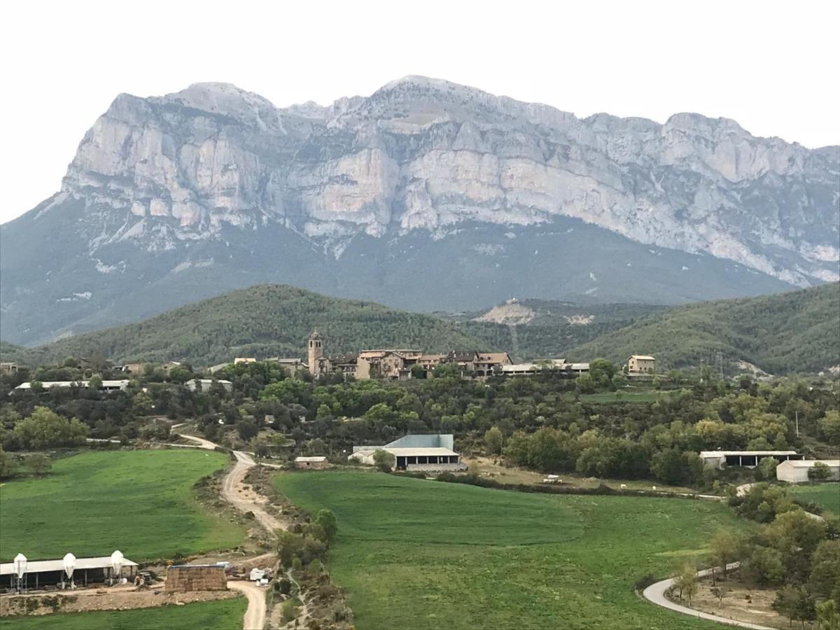 Preciosas Vistas A La Montana, Luminoso Y Acogedor Apartment El Pueyo de Araguas Bagian luar foto